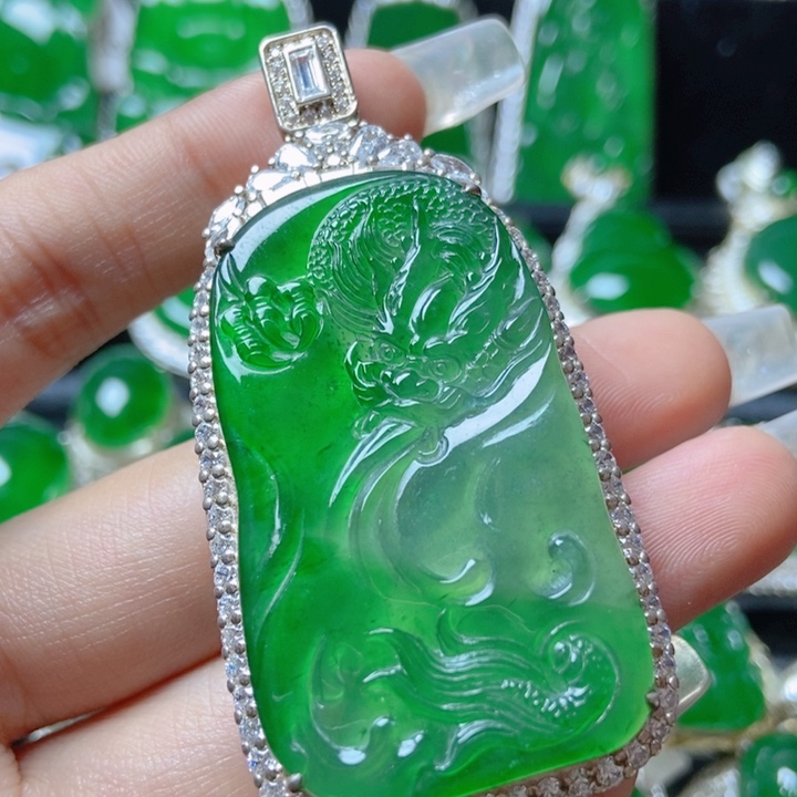 翡翠颈饰银S925镶嵌          