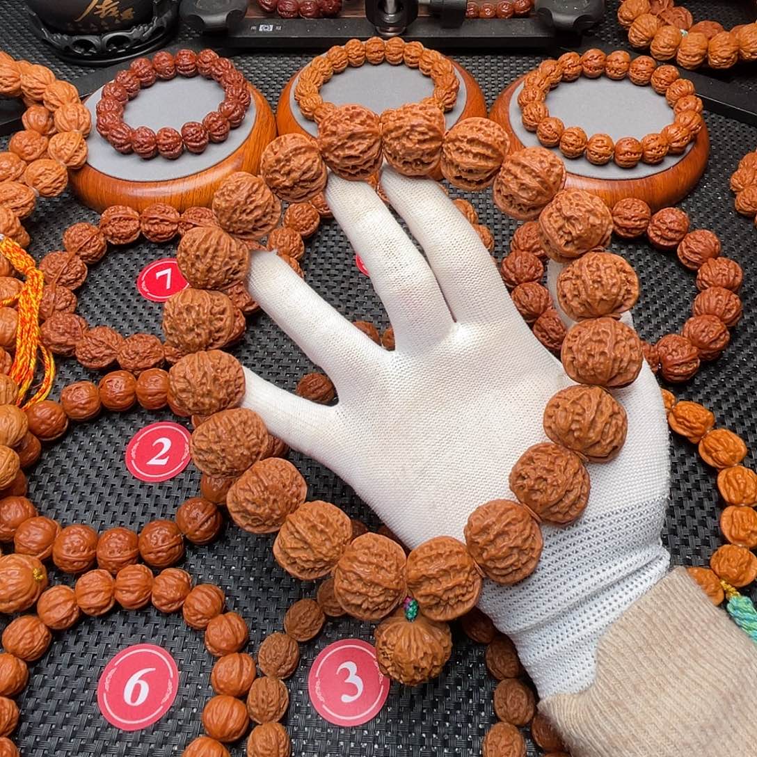 聚***门文玩核桃手串粗筋八冷