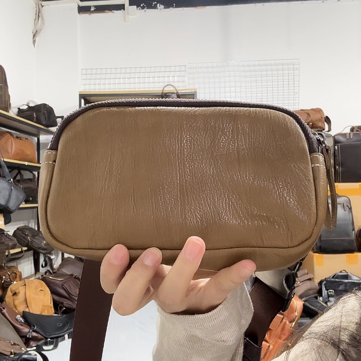 蜡***欣小牛皮（革）牛皮（革）头层牛皮261