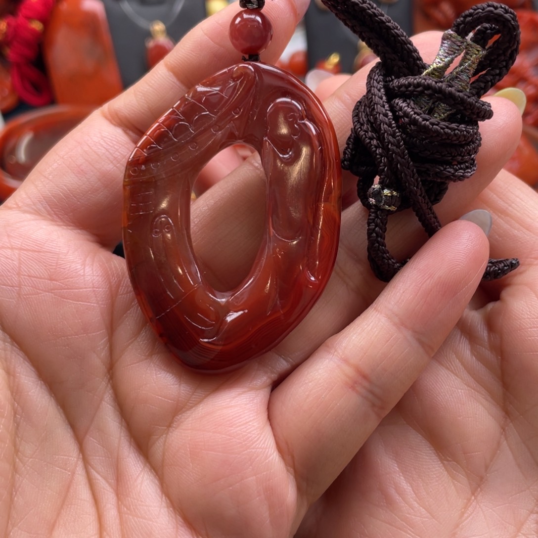 南红玛瑙未镶嵌川料南红悟道吊坠