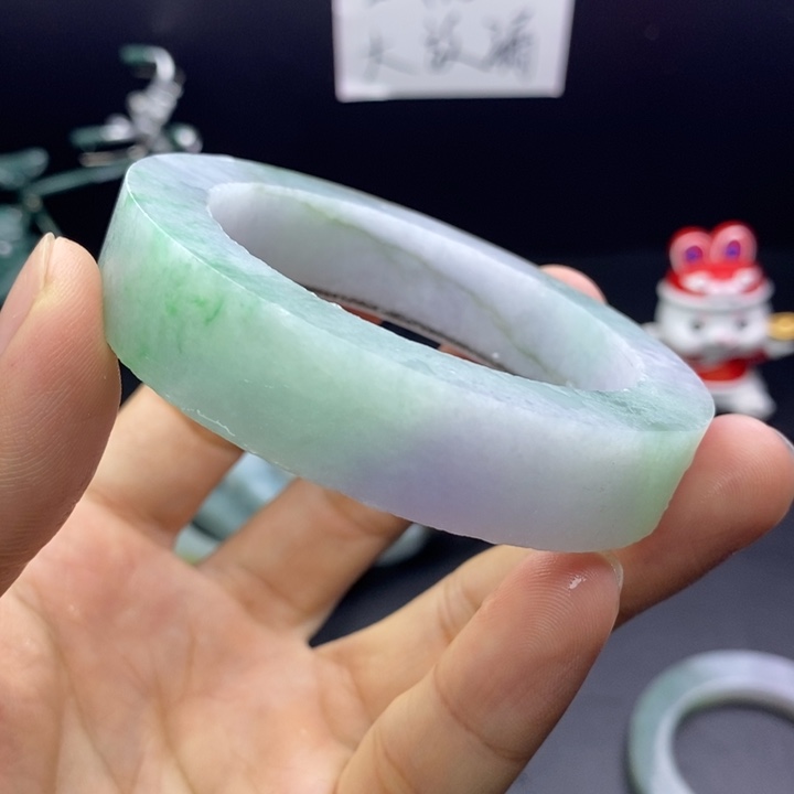 定制翡翠未镶嵌手镯