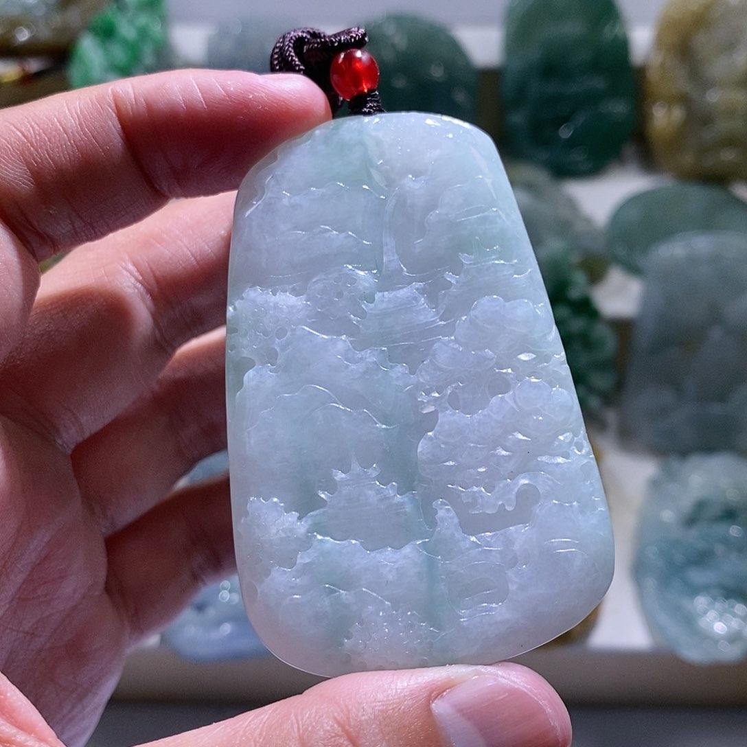 【闪购商品】翡翠颈饰未镶嵌山水