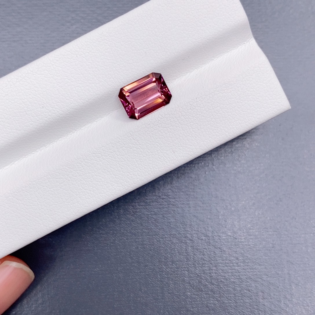 蓝宝石裸石2.16克拉