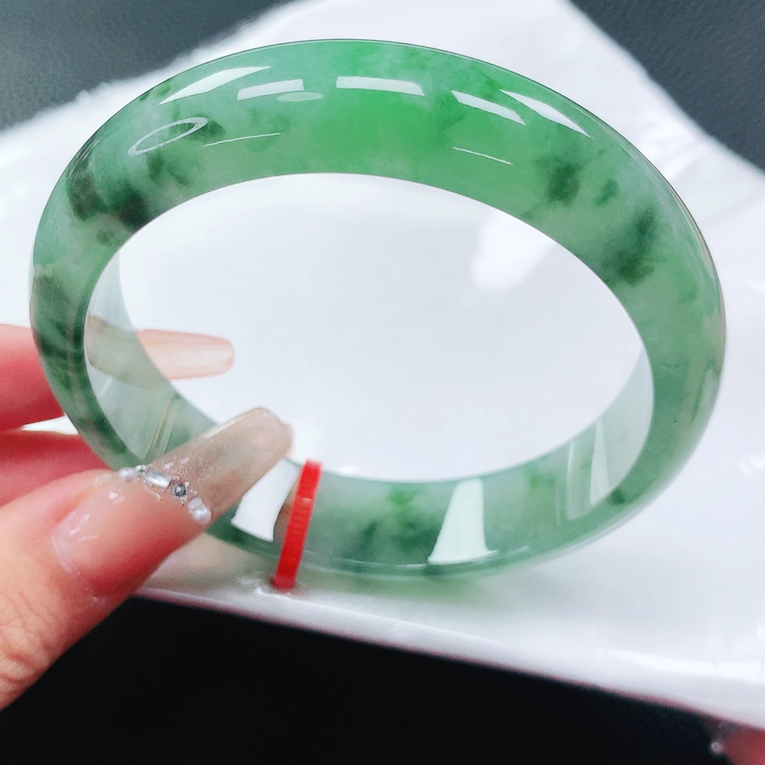 翡翠手镯未镶嵌58圈