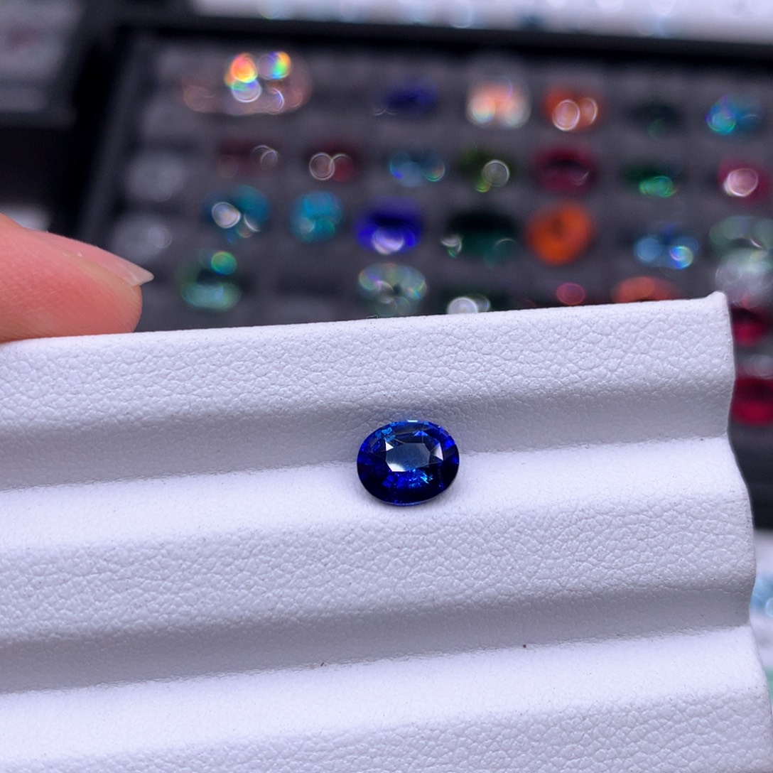 蓝宝石珠宝奇石未镶嵌
