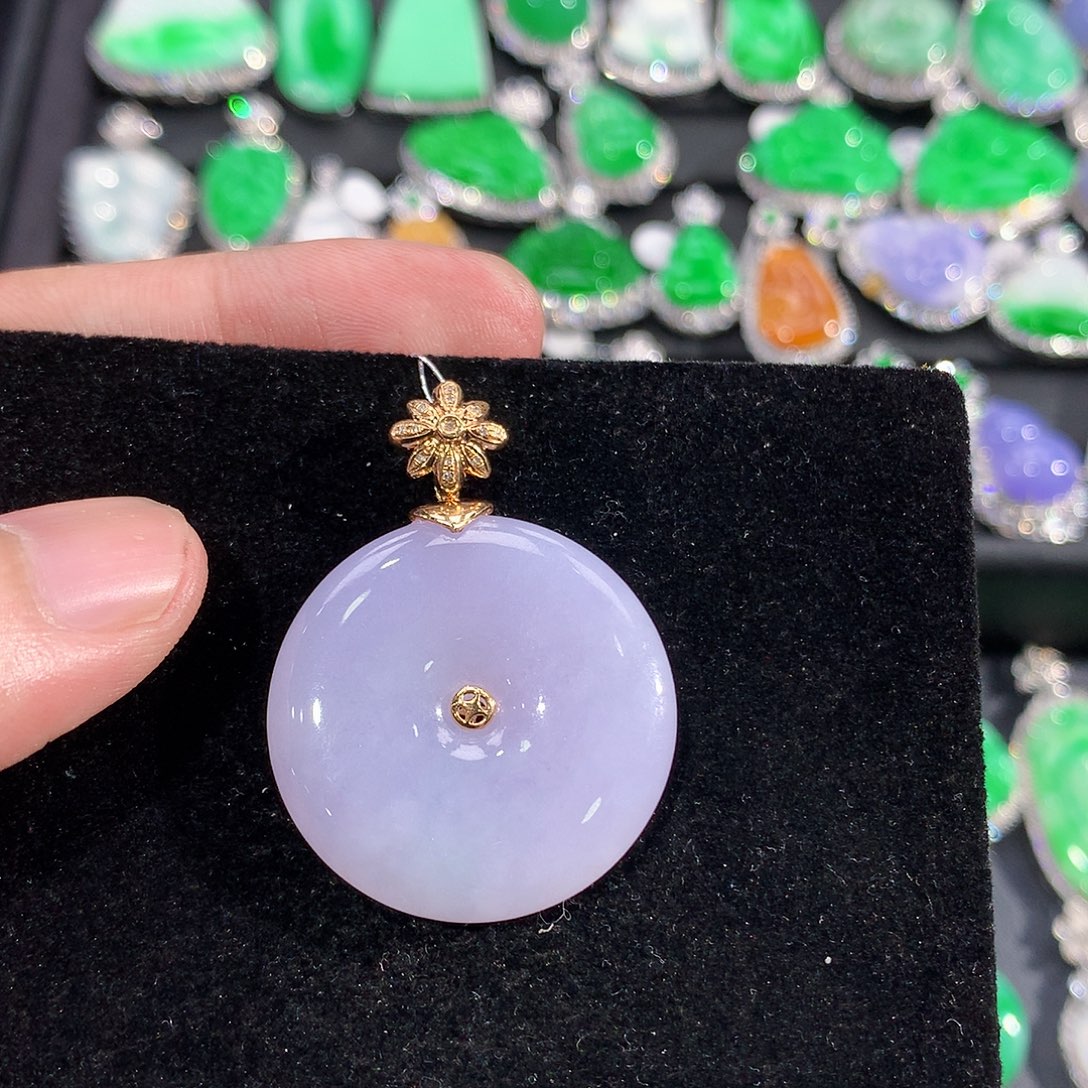 翡翠18K金镶嵌颈饰