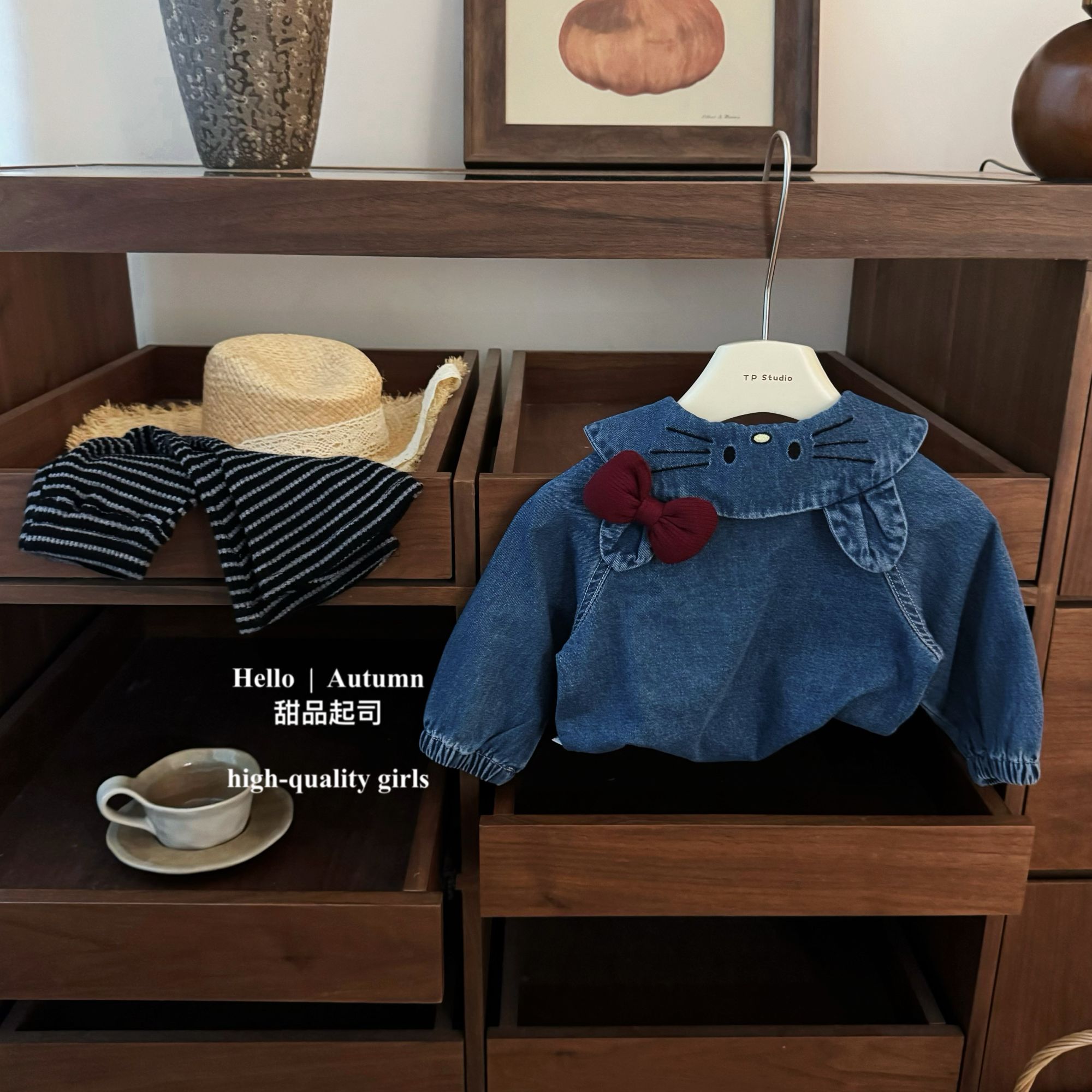 【甜品起司】萌主驾到！超萌女宝宝可爱kt牛仔衬衫条纹微喇裤套装潮