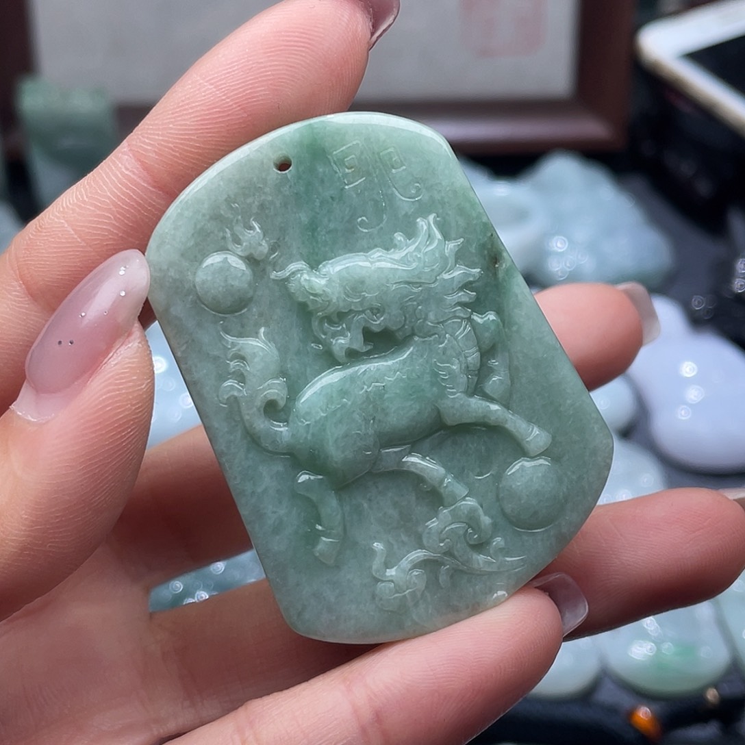 翡翠未镶嵌颈饰翡翠