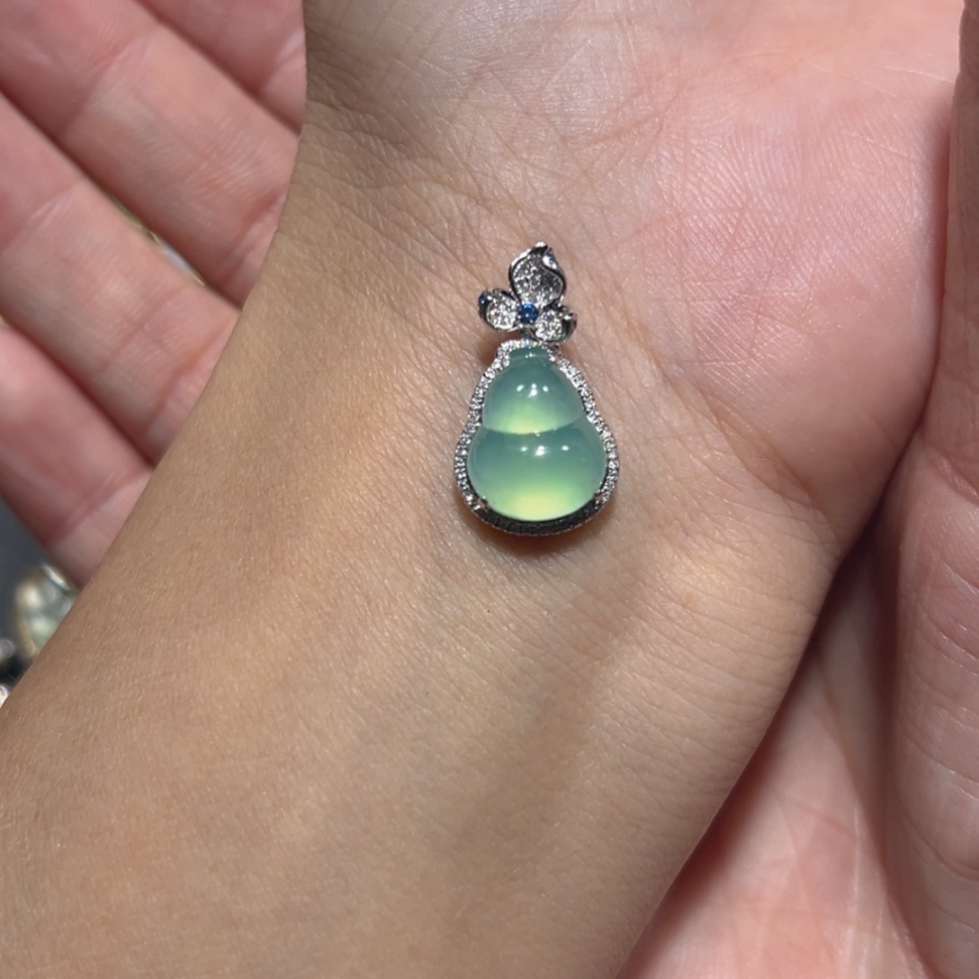 翡翠颈饰18K金镶嵌?**?吊坠