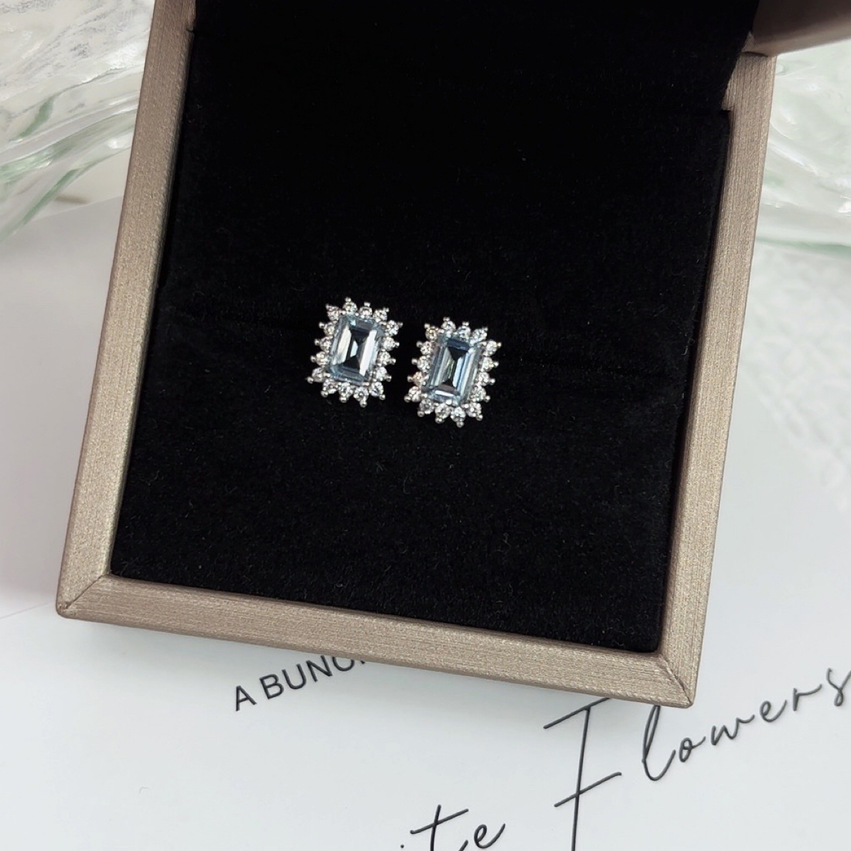 天然海蓝宝石耳钉 主石4*6mm4/2粒 S925银镶精工