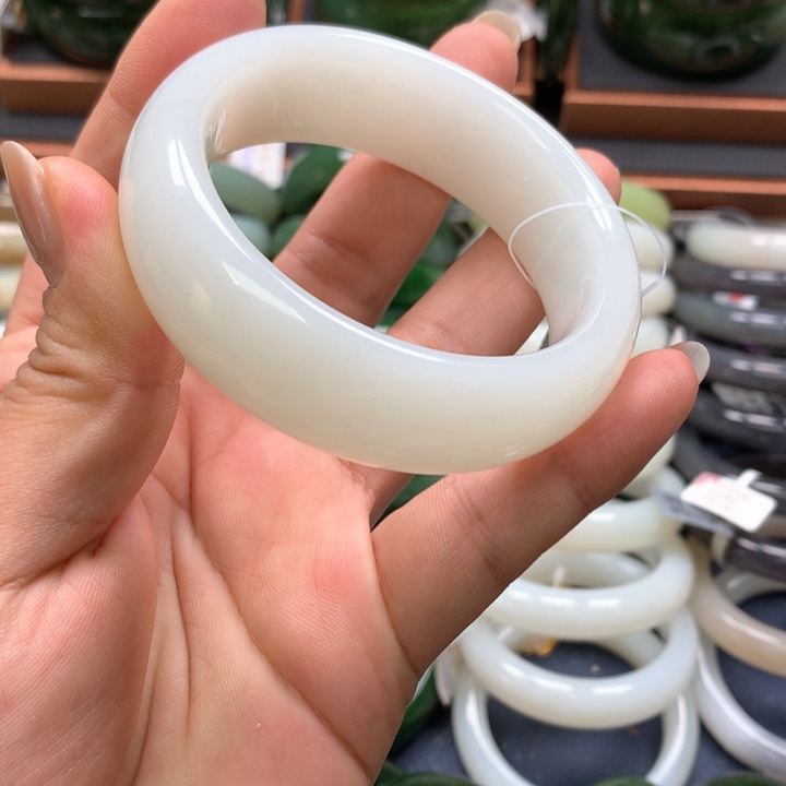 【闪购商品】未镶嵌手镯和田玉
