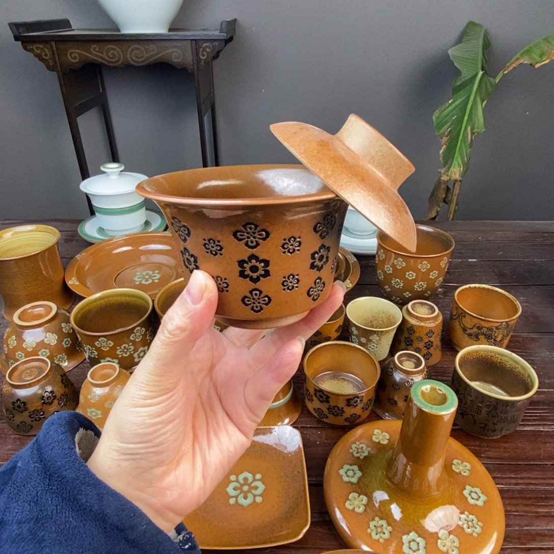 朱砂胎草木灰宝相花纹 两才马蹄盖碗 悬停工艺