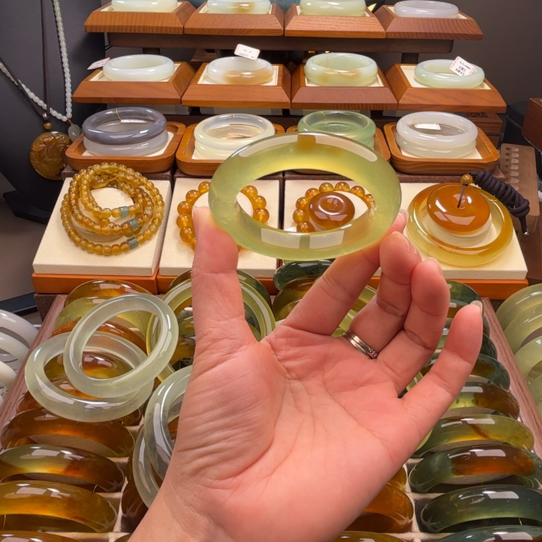 蛇纹石玉未镶嵌手镯54