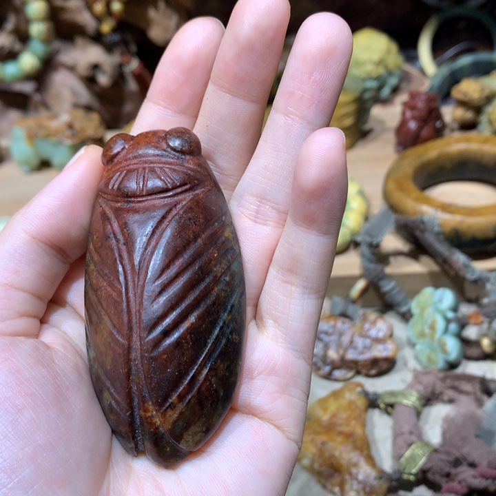 未镶嵌岫岩河磨玉（透闪石质玉）把件