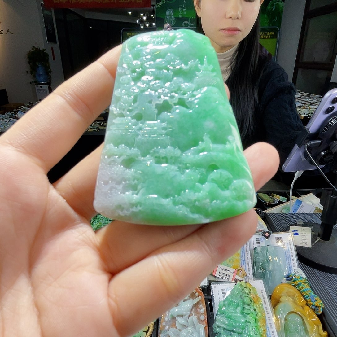 颈饰未镶嵌翡翠一