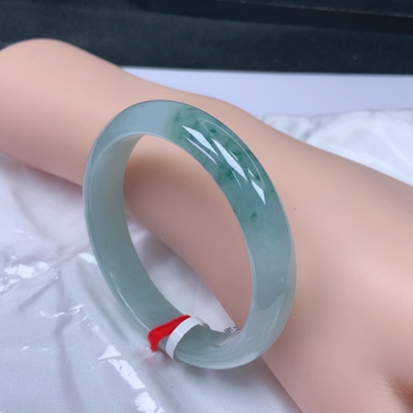 【闪购商品】翡翠手镯未镶嵌，