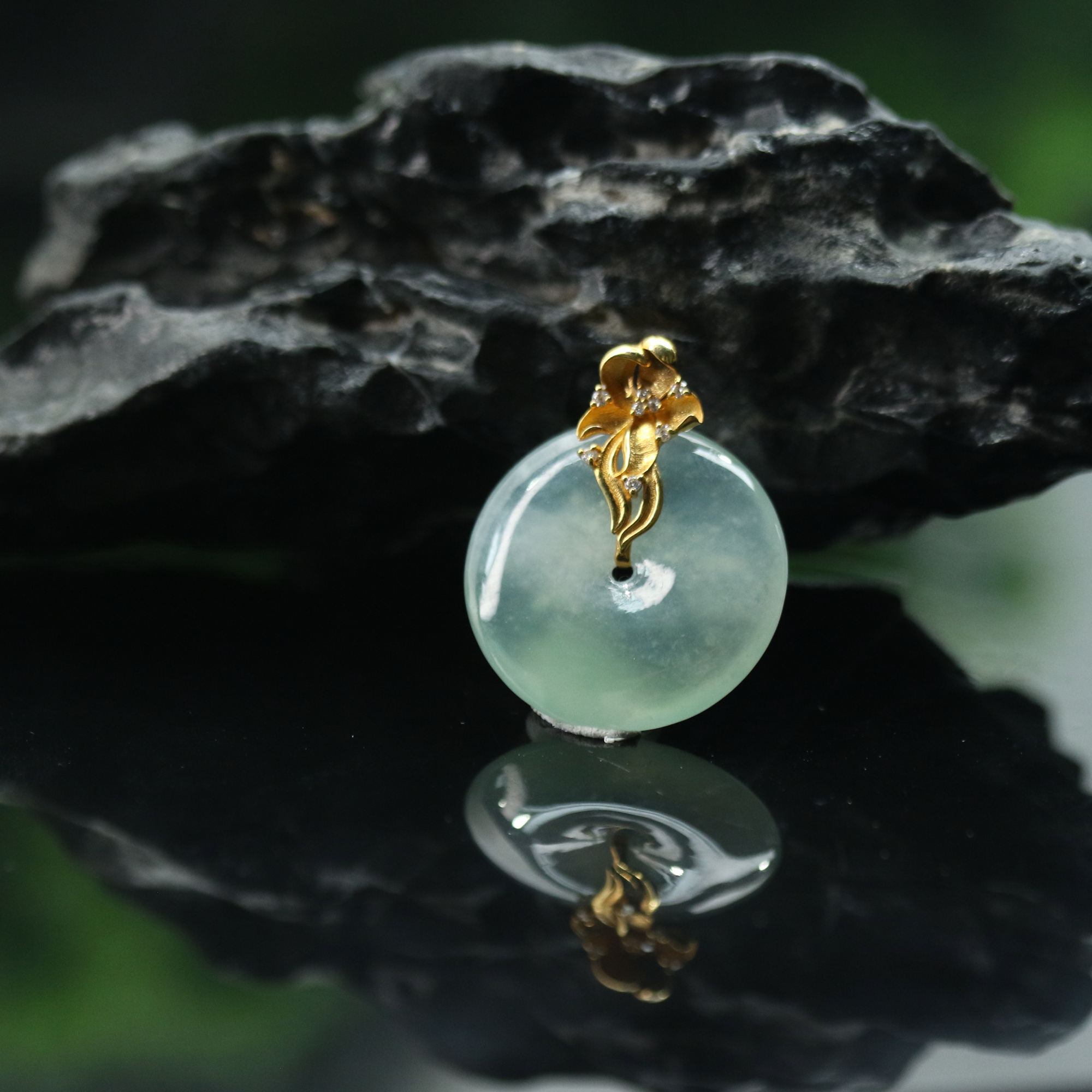 43天然缅甸翡翠A货18k平安扣吊坠/800296/上海嘉禾拍卖