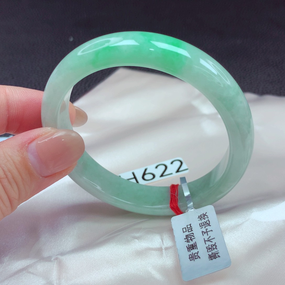 翡翠手镯未镶嵌手镯88