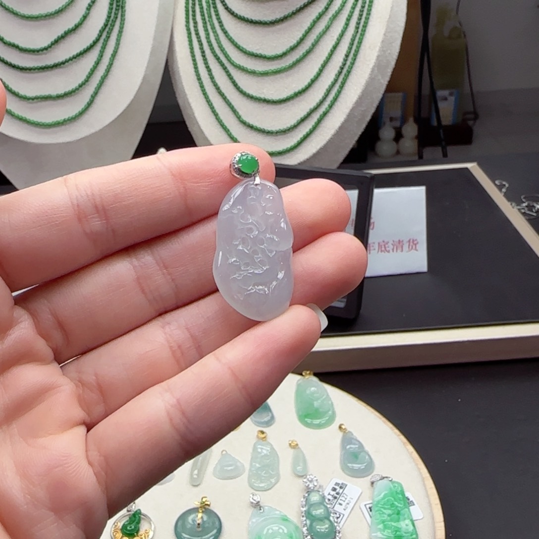 翡翠吊坠(不含链)18K金镶嵌