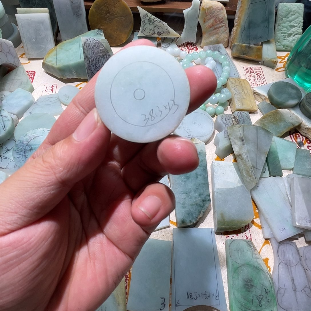 翡翠未镶嵌颈饰天然缅甸A货翡翠毛料