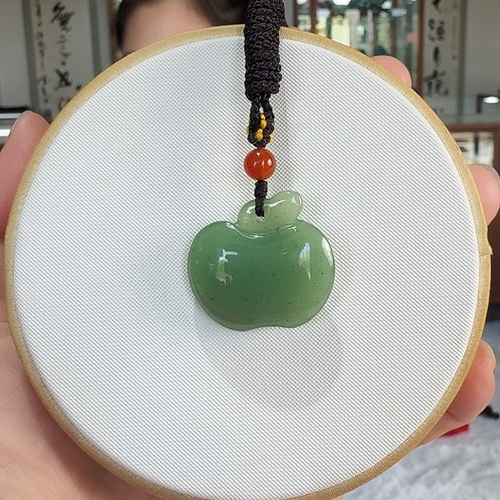 密玉（石英质玉）未镶嵌颈饰