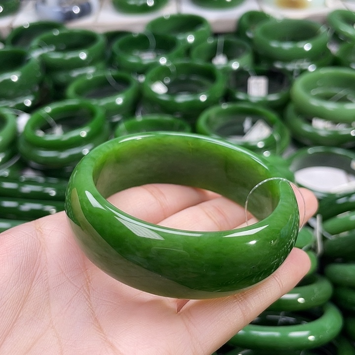 未镶嵌手镯和田玉（碧玉）