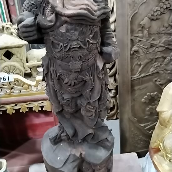 雄***友黄色的装饰品摆件的