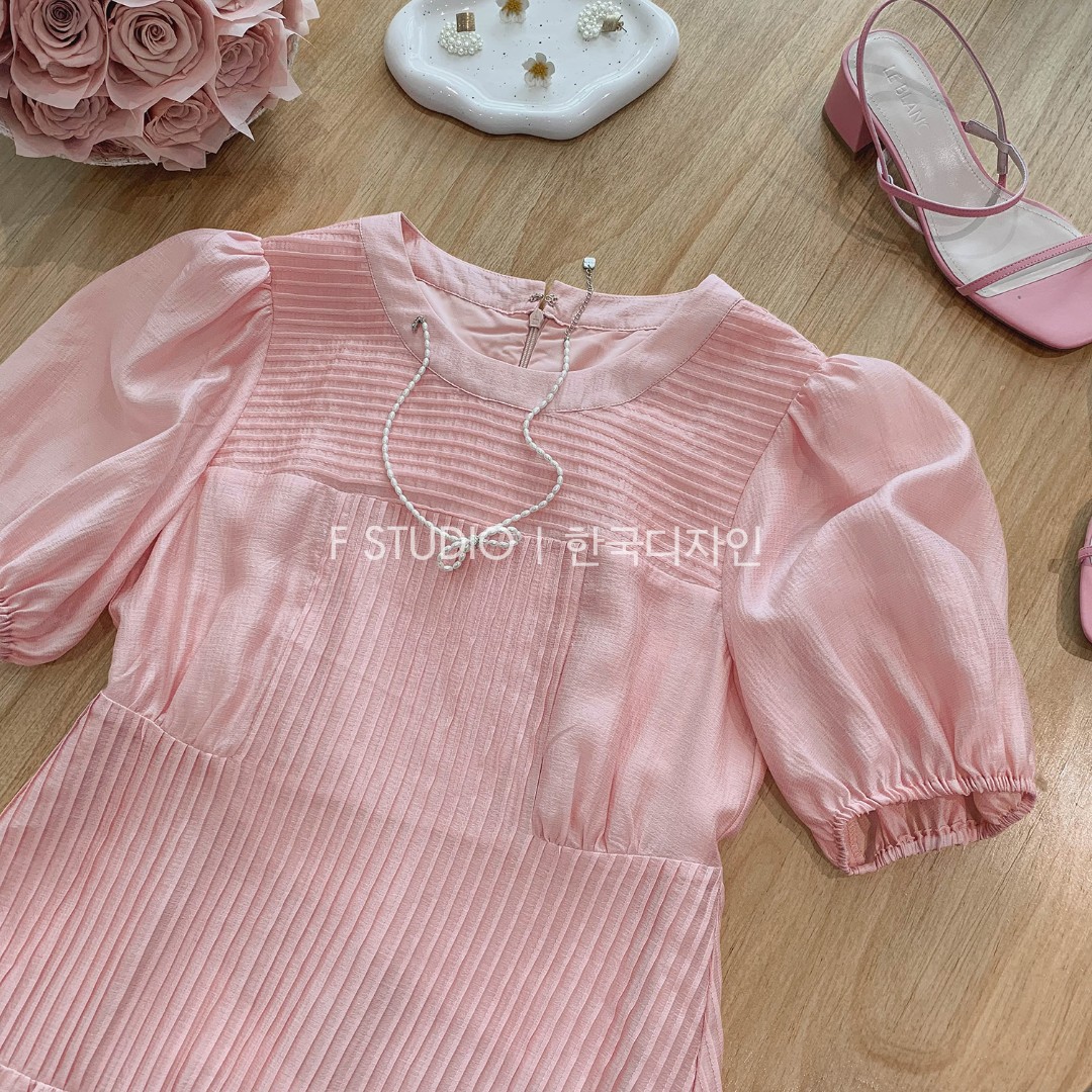 「新品」【红梨蔷薇】圆领收腰连衣裙FS205L059