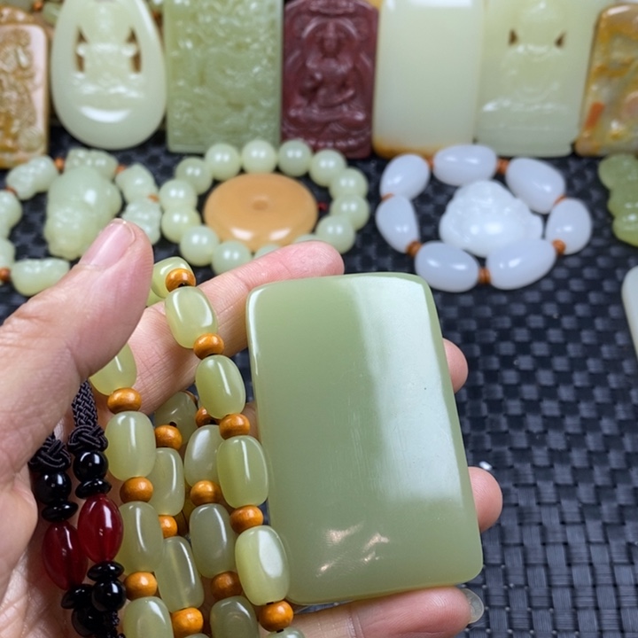 昆仑料无事牌一套