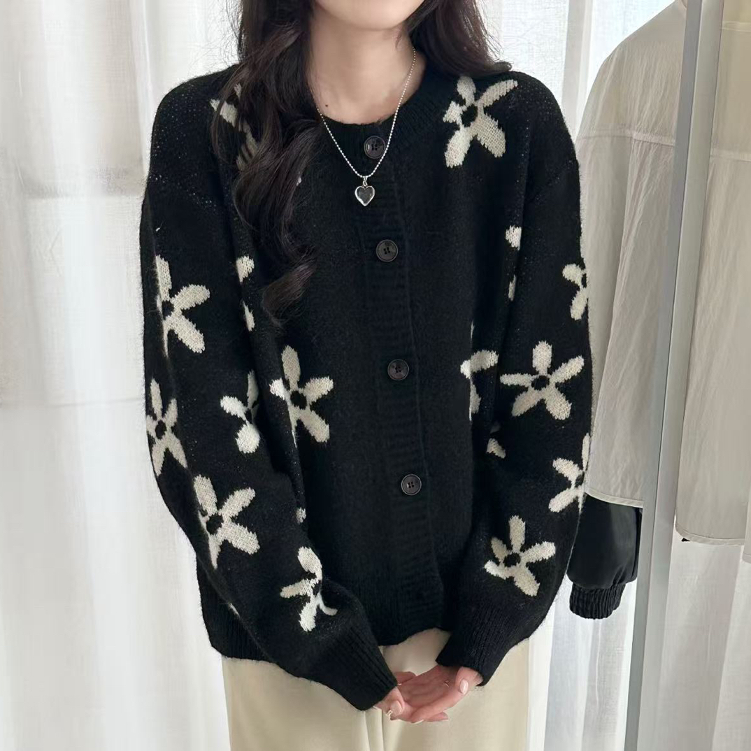 新疆包邮【c651】花朵针织圆领开衫-衣长53