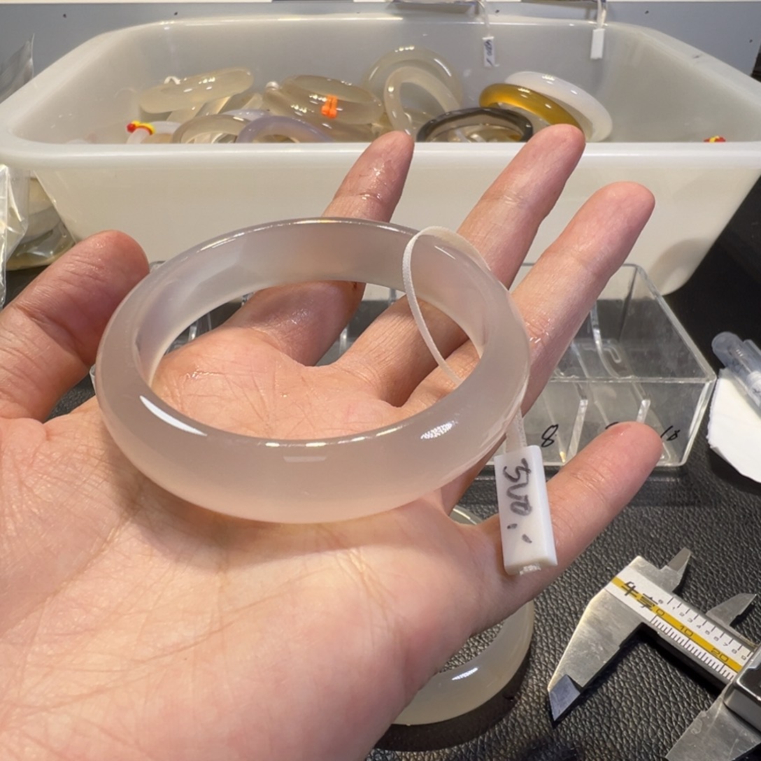 北***y玛瑙/玉髓未镶嵌手镯