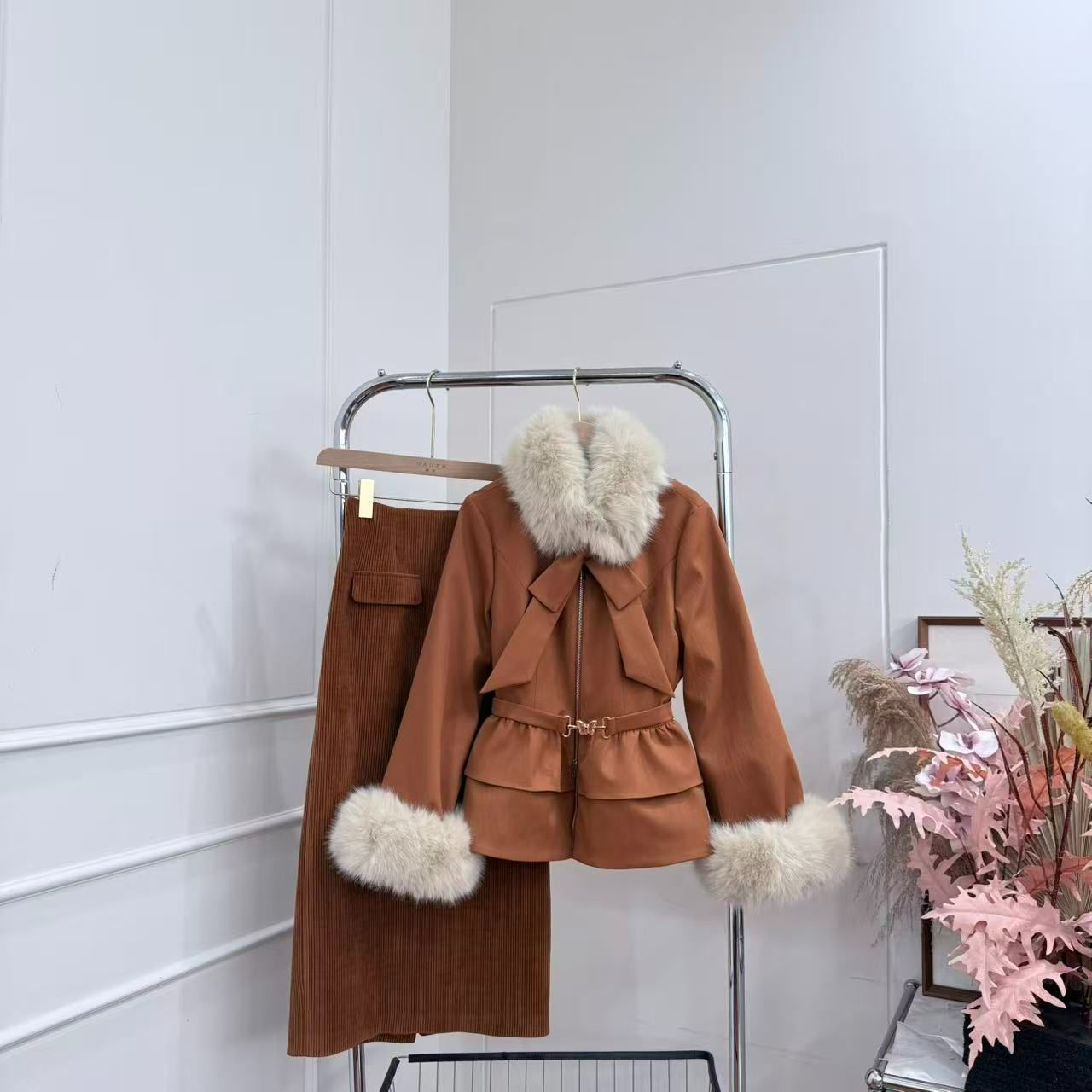 小八定制2025新款时尚复古气质保暖加厚外套+半裙套装 13017 BCK