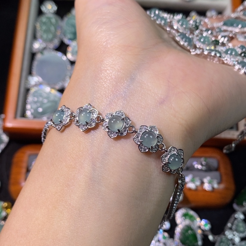 【闪购商品】翡翠颈饰未镶嵌天然