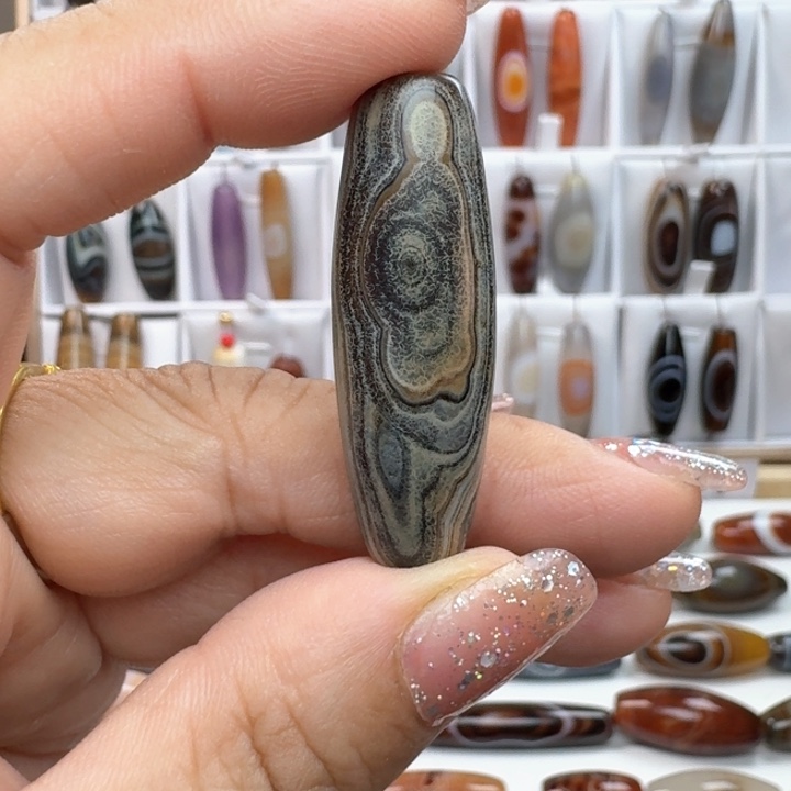 玛瑙/玉髓颈饰未镶嵌R**n