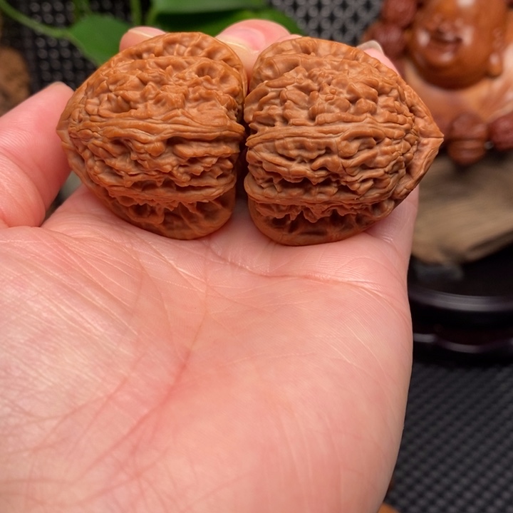 文玩核桃吊坠三角白