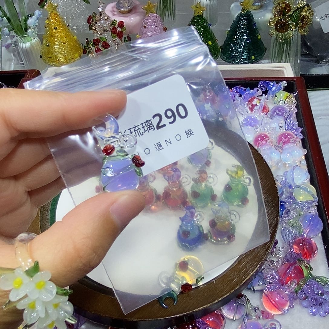 陆***白吊坠（不含链）玻璃290许愿瓶一个