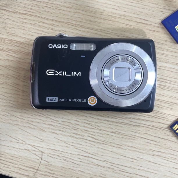 9新  卡西欧z35 出片冷白质感清晰带美颜1210万像素no退换
