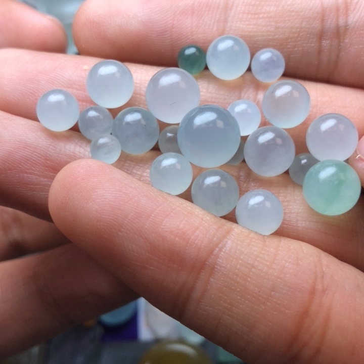 定制翡翠未镶嵌挂件