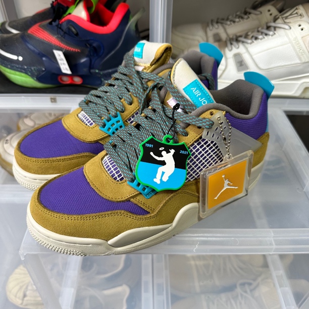 全新未使用 NIKE/耐克 Aj4荒漠苔藓/全新无原盒/42码/公2239