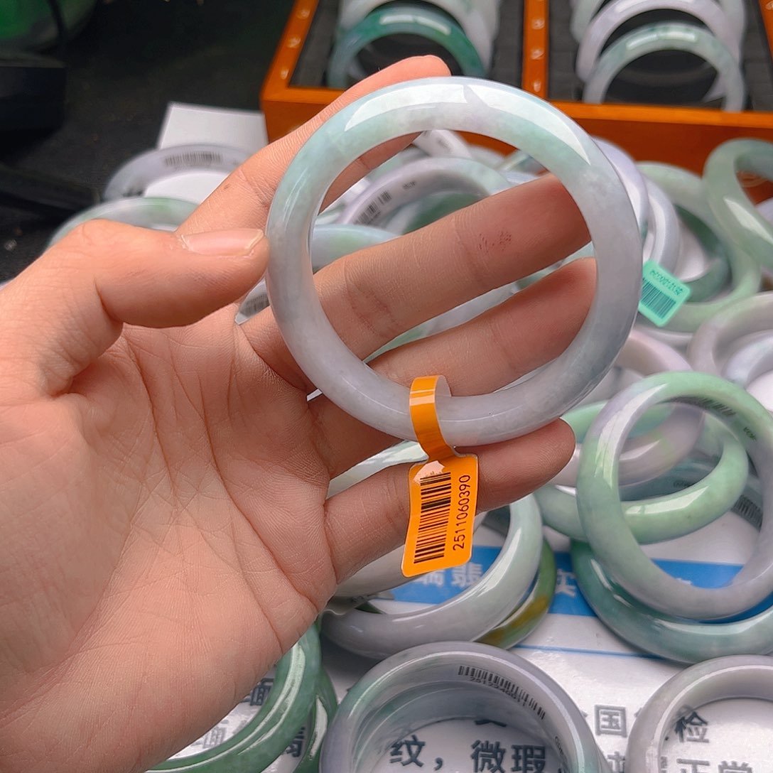 未镶嵌手镯翡翠5556. 126