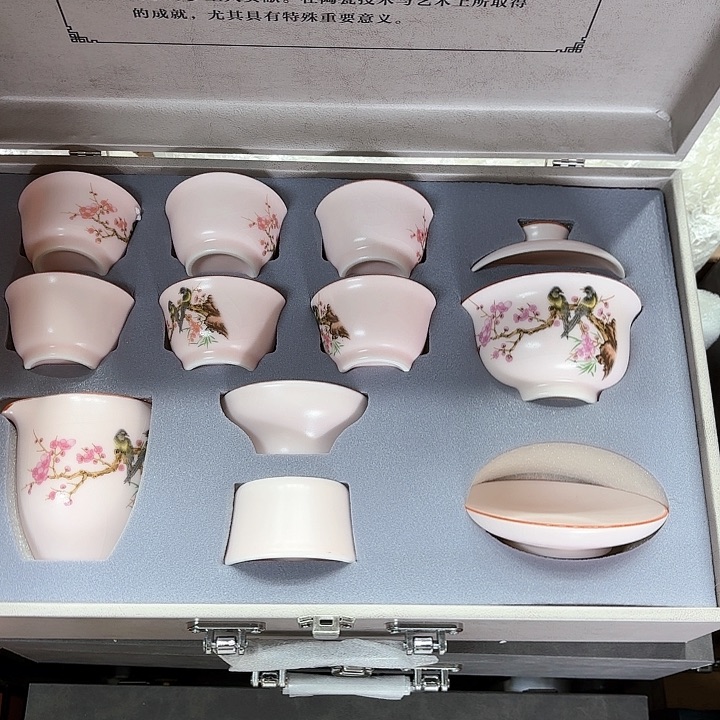 孤品茶具套装等等。           