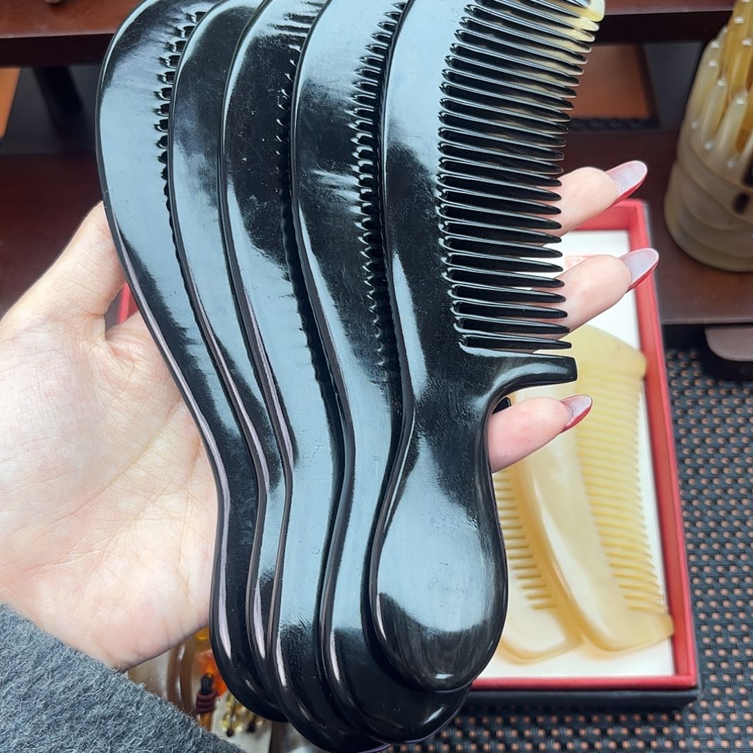 纯手工制作纯牛角梳子