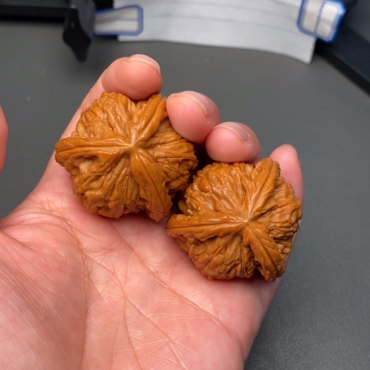 文玩核桃吊坠是**啊核桃