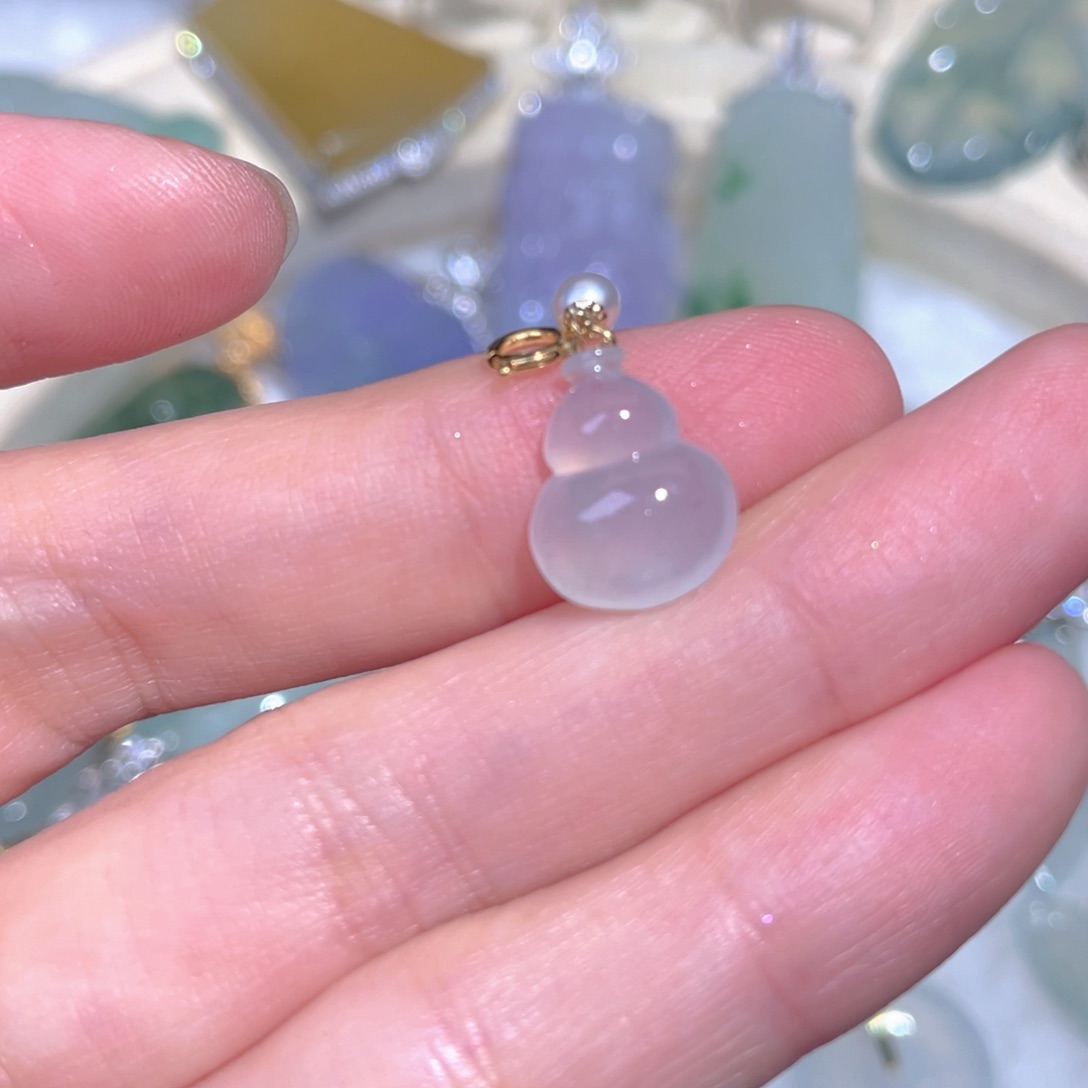 翡翠颈饰18K金镶嵌翡翠