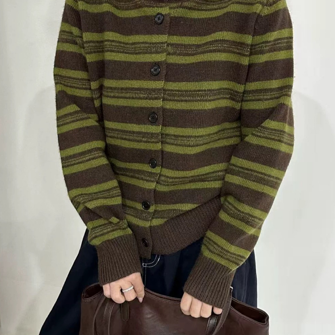 秋冬立领带扣毛衣