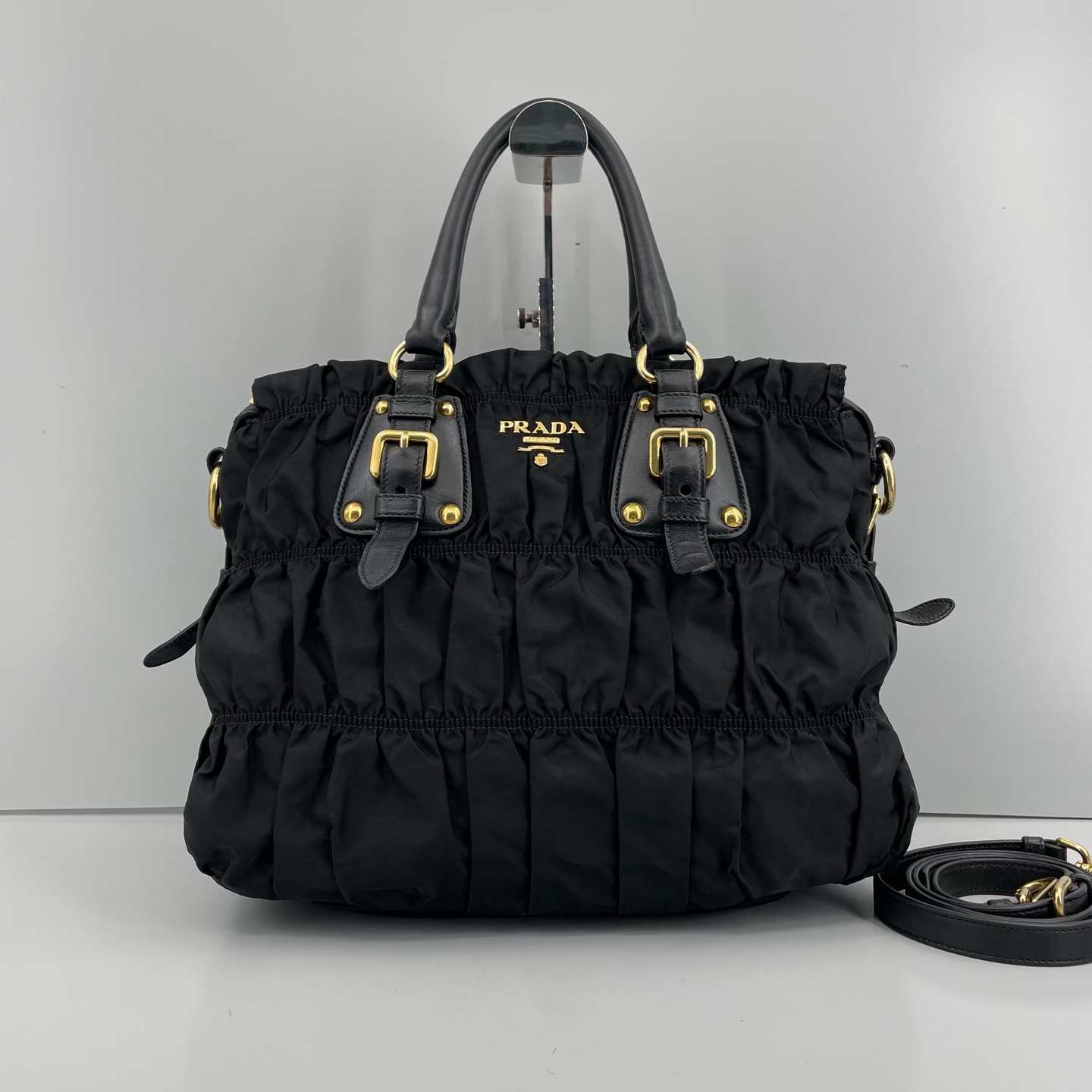 95新 Prada/普拉达 优选/黑色褶皱手提包白标194/ 38×28×16