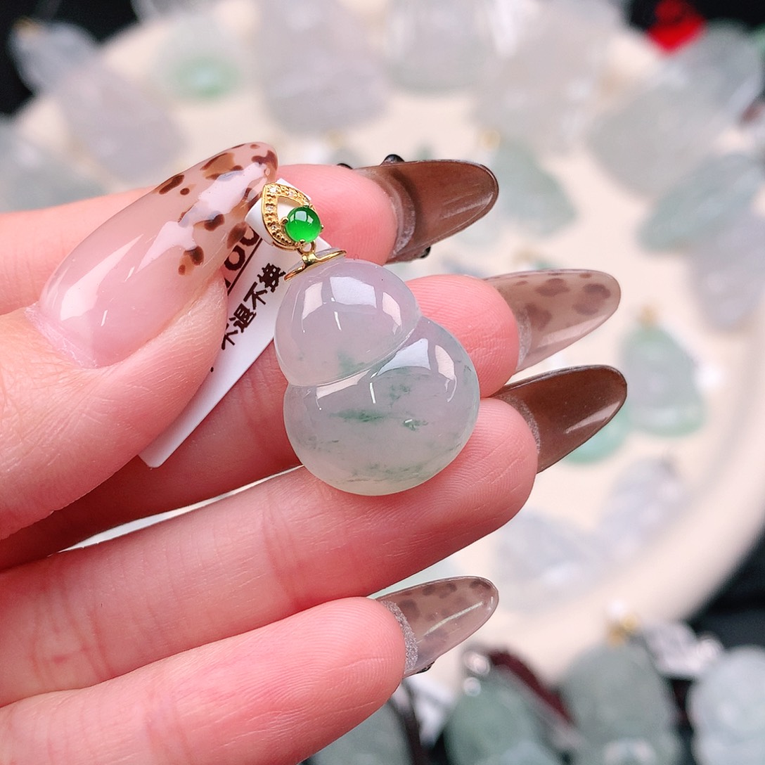 翡翠颈饰18K金镶嵌飘花葫芦28、21.3、17、6