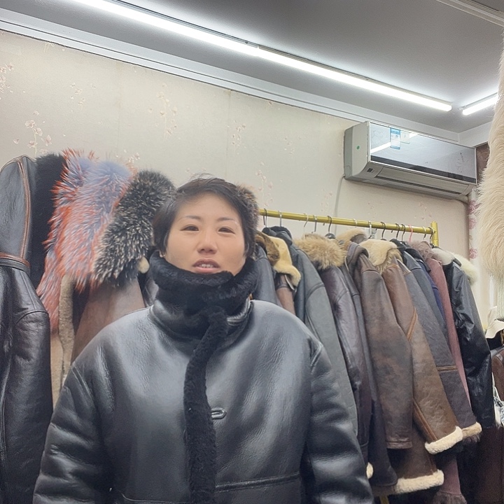 肃***铝120斤穿皮毛一体女款