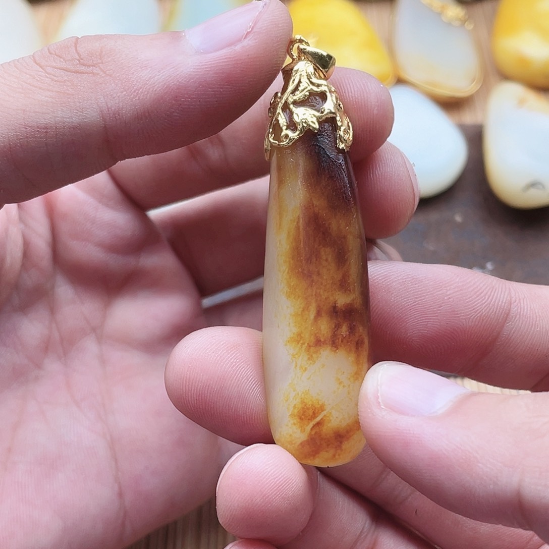 和田玉未镶嵌颈饰