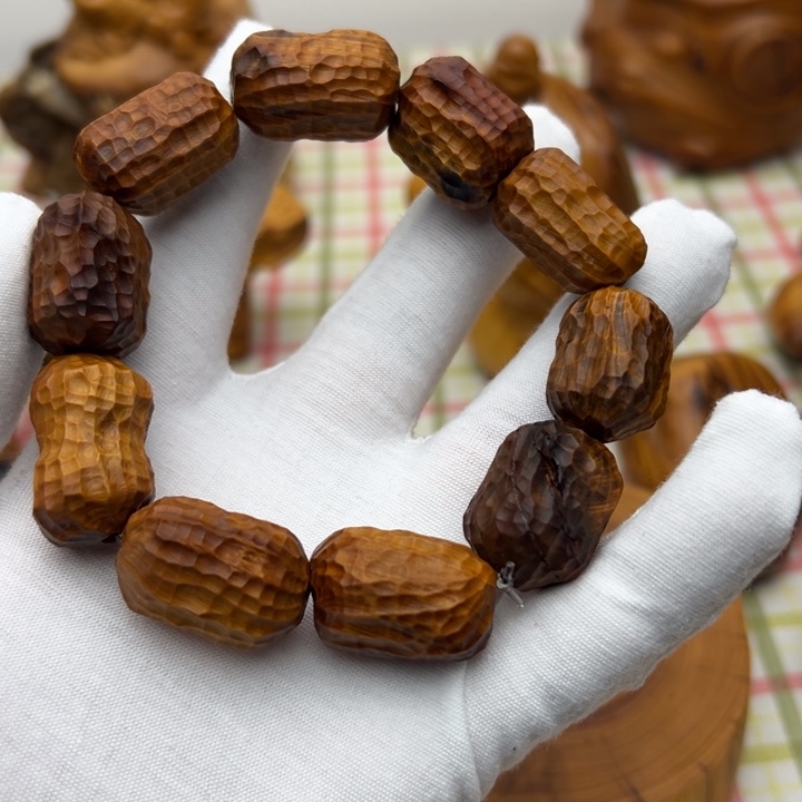 男***仕柏木（崖柏）陈化老料手串把件 